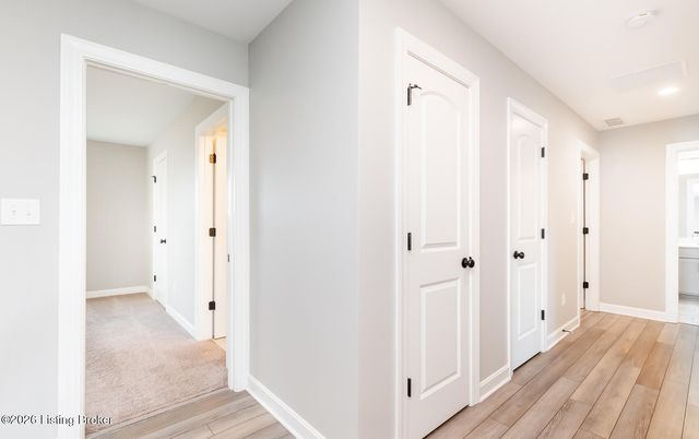 17400 Shakes Creek Dr, Louisville, KY 40023