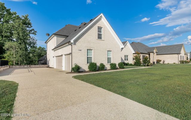 17400 Shakes Creek Dr, Louisville, KY 40023