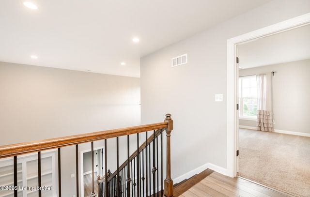 17400 Shakes Creek Dr, Louisville, KY 40023