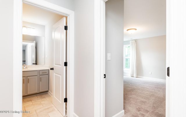 17400 Shakes Creek Dr, Louisville, KY 40023