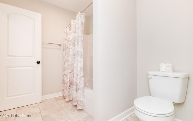 17400 Shakes Creek Dr, Louisville, KY 40023