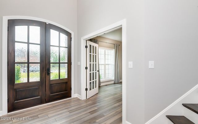 17400 Shakes Creek Dr, Louisville, KY 40023