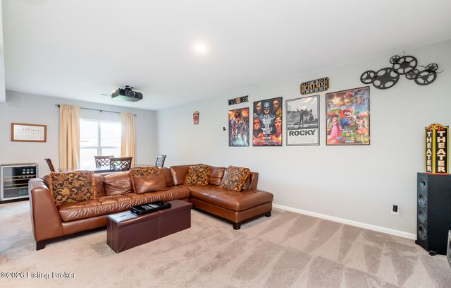 17400 Shakes Creek Dr, Louisville, KY 40023