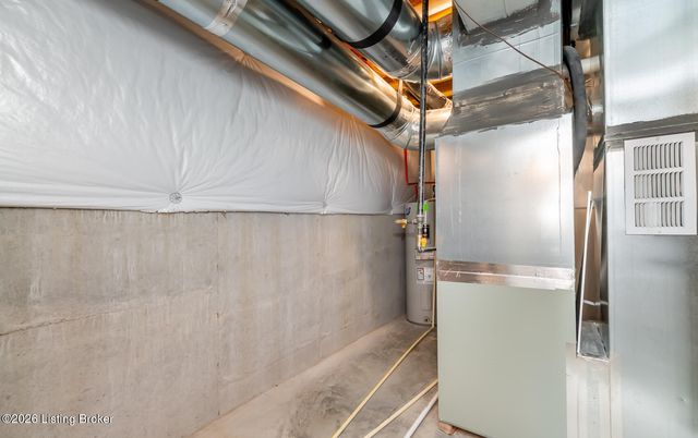 17400 Shakes Creek Dr, Louisville, KY 40023