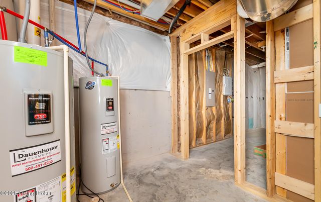 17400 Shakes Creek Dr, Louisville, KY 40023