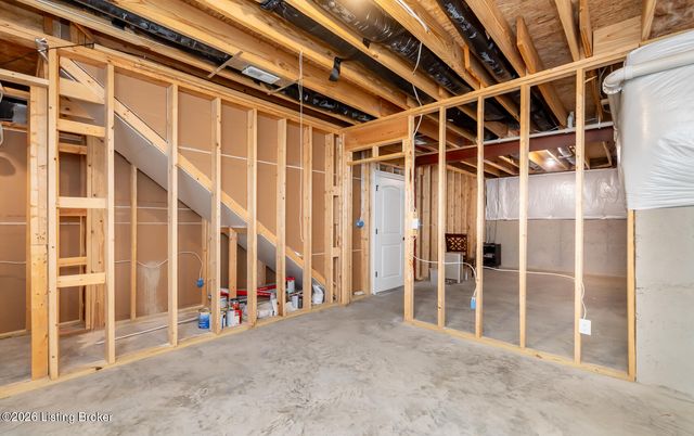 17400 Shakes Creek Dr, Louisville, KY 40023