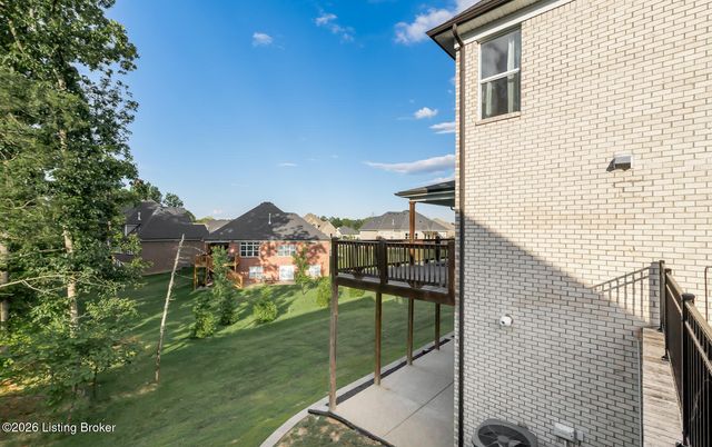 17400 Shakes Creek Dr, Louisville, KY 40023