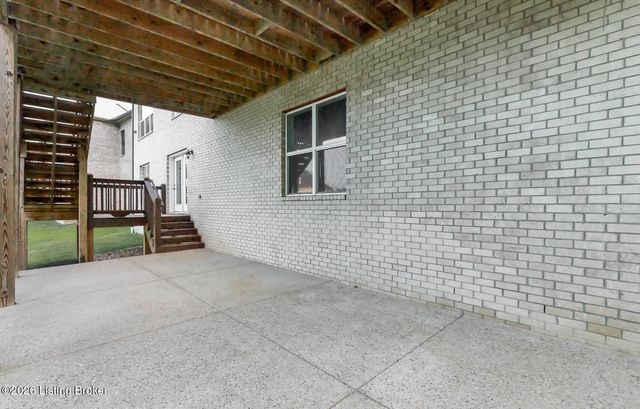 17400 Shakes Creek Dr, Louisville, KY 40023