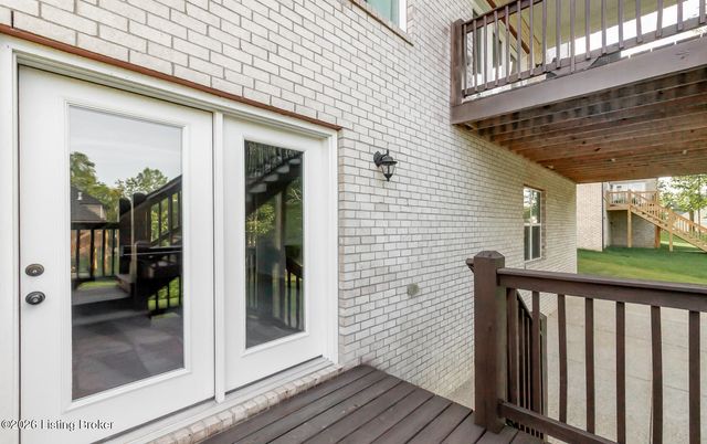 17400 Shakes Creek Dr, Louisville, KY 40023