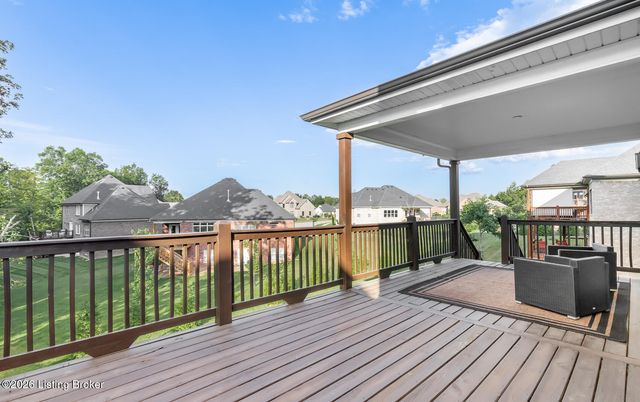 17400 Shakes Creek Dr, Louisville, KY 40023