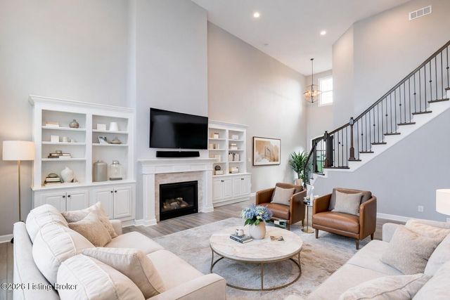 17400 Shakes Creek Dr, Louisville, KY 40023