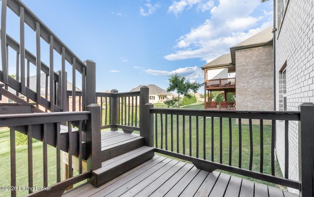 17400 Shakes Creek Dr, Louisville, KY 40023