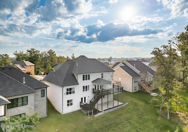 17400 Shakes Creek Dr, Louisville, KY 40023