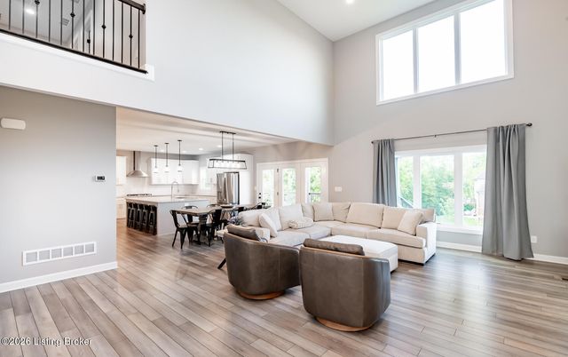 17400 Shakes Creek Dr, Louisville, KY 40023