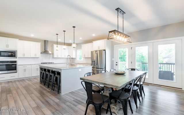 17400 Shakes Creek Dr, Louisville, KY 40023