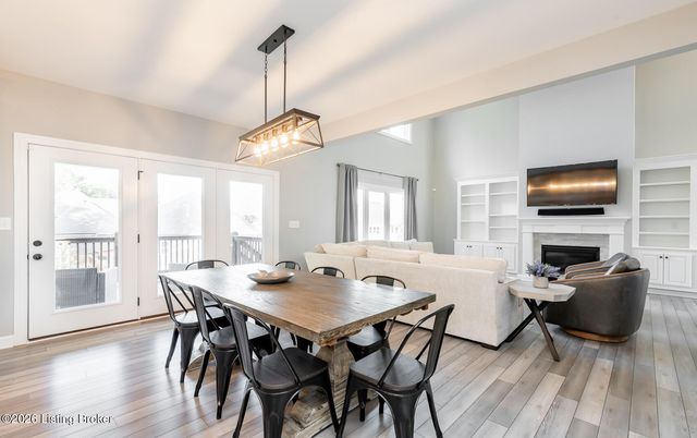 17400 Shakes Creek Dr, Louisville, KY 40023