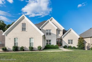 17400 Shakes Creek Dr, Louisville, KY 40023