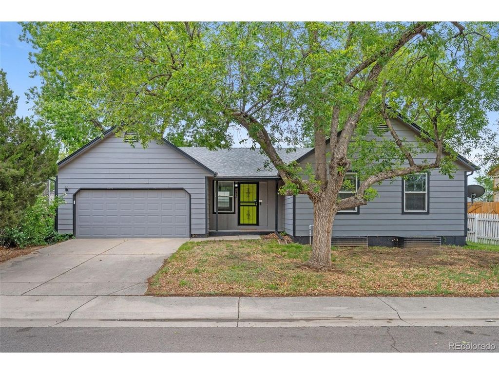 4432 Elkhart St, Denver, CO 80239