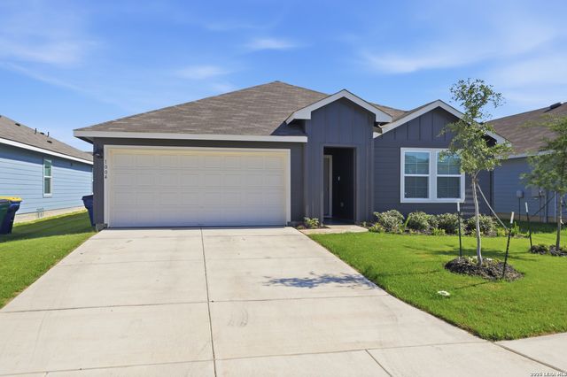 1004 Village Run, Seguin, TX 78155