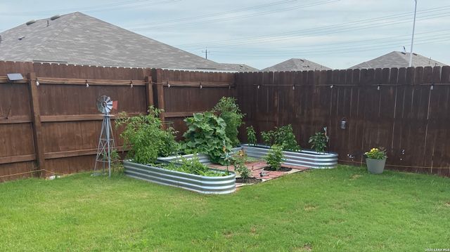 1004 Village Run, Seguin, TX 78155