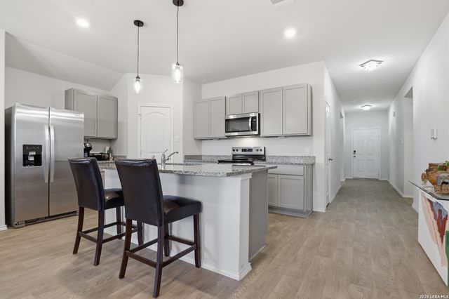 1004 Village Run, Seguin, TX 78155