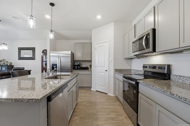 1004 Village Run, Seguin, TX 78155