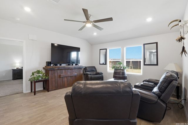 1004 Village Run, Seguin, TX 78155