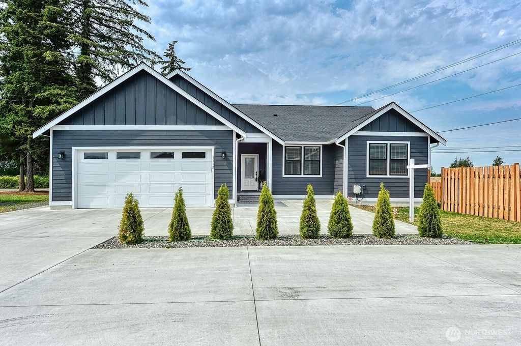 1112 Falcon Court, Everson, WA 98247