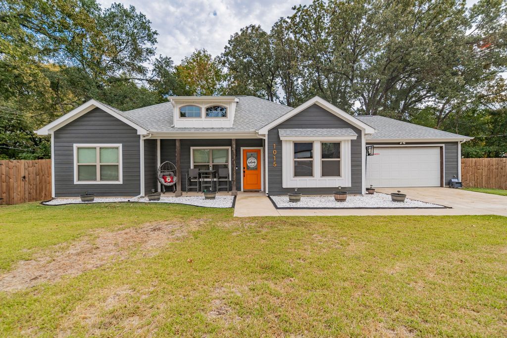 1015 Tupuna Drive, Tool, TX 75143