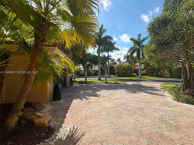 375 Sabal Way, Weston, FL 33326