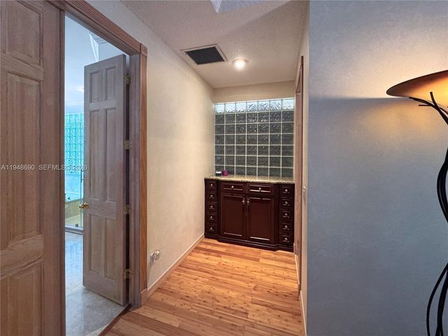 375 Sabal Way, Weston, FL 33326