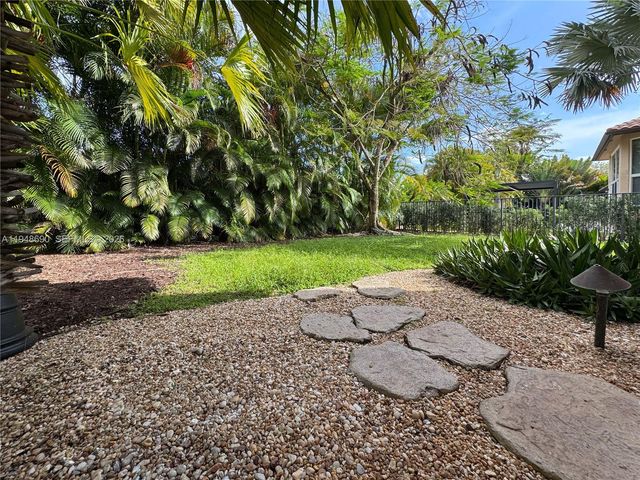 375 Sabal Way, Weston, FL 33326