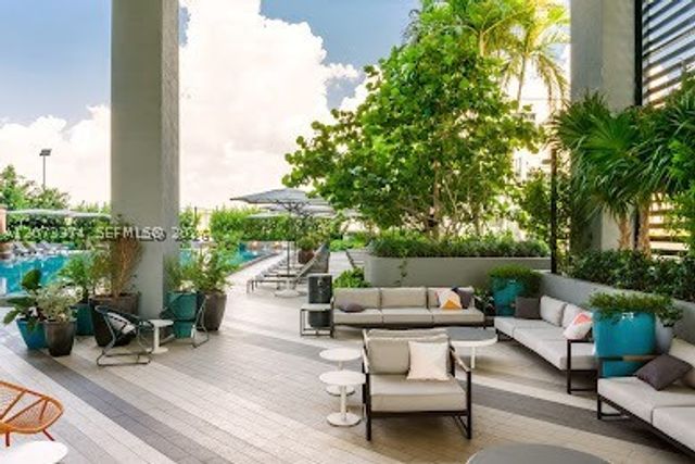 121 NE 34th St 1001, Miami, FL 33137
