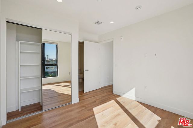 10431 Santa Monica Boulevard 204, Los Angeles, CA 90025