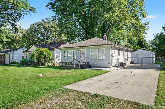 39276 Charbeneau Street, Clinton Charter Township, MI 48036