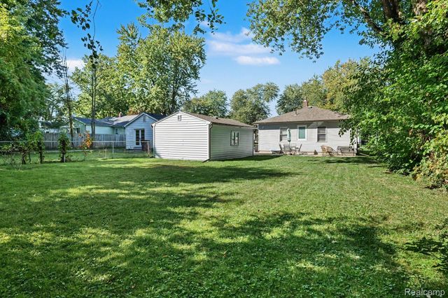39276 Charbeneau Street, Clinton Charter Township, MI 48036