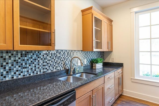 1411 10th Ave, N, Nashville, TN 37208