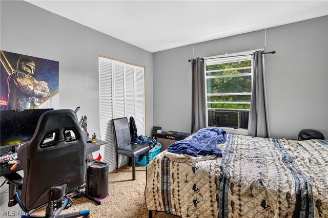 2801 Reeves Road NE, Warren, OH 44483