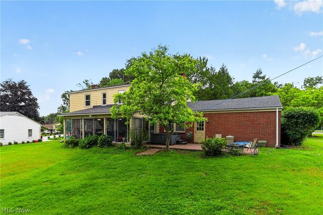 2801 Reeves Road NE, Warren, OH 44483