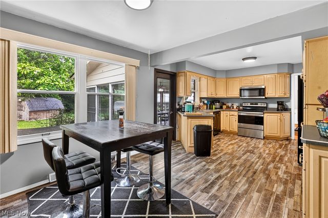 2801 Reeves Road NE, Warren, OH 44483