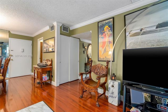 200 172nd St 319, Sunny Isles Beach, FL 33160