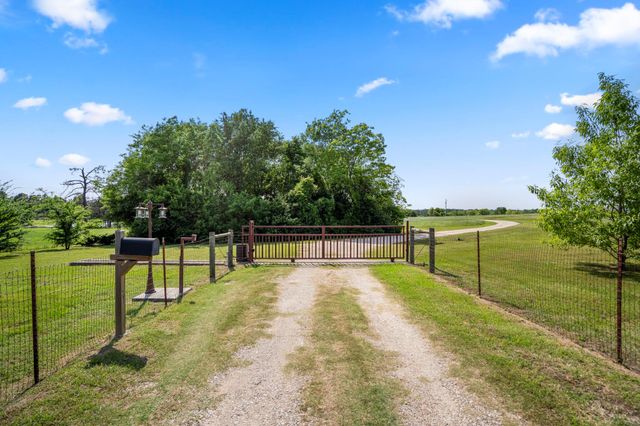 25637 W And 25683 Fm 1097 Road, Montgomery, TX 77356