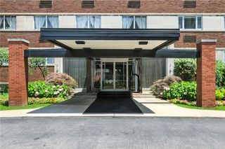 128 N Craig St 806, Oakland, PA 15213