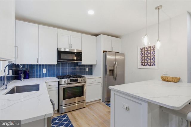 3454 MARTHA CUSTIS DR, Alexandria, VA 22302