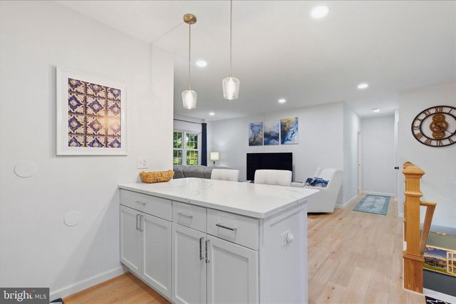 3454 MARTHA CUSTIS DR, Alexandria, VA 22302