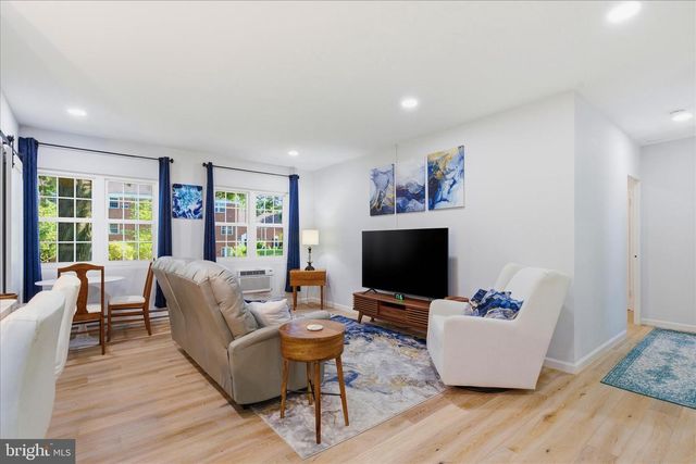 3454 MARTHA CUSTIS DR, Alexandria, VA 22302