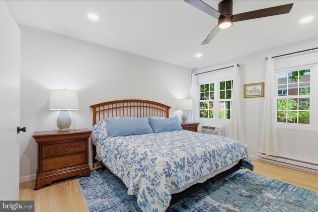 3454 MARTHA CUSTIS DR, Alexandria, VA 22302