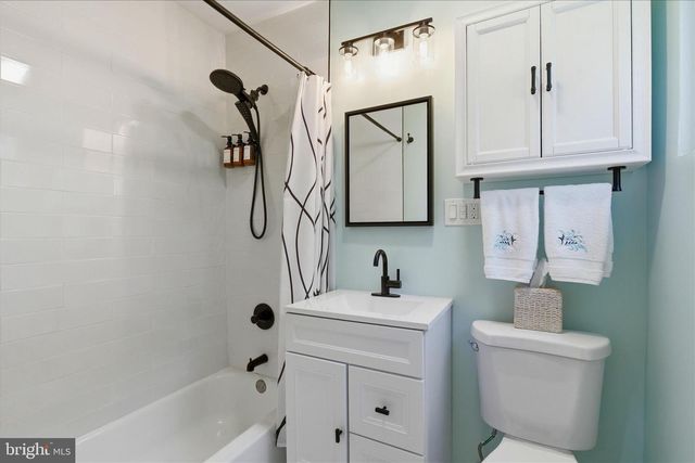 3454 MARTHA CUSTIS DR, Alexandria, VA 22302