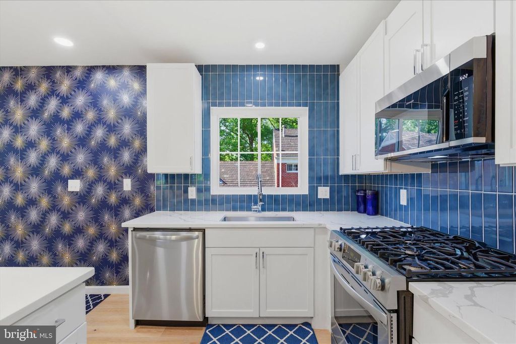 3454 MARTHA CUSTIS DR, Alexandria, VA 22302