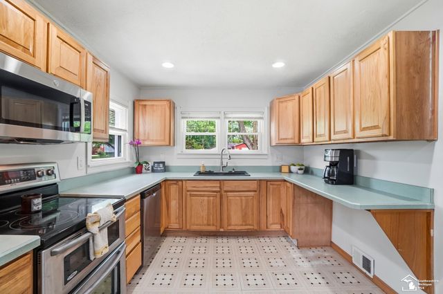 15592 Cedar Street, Monroe, MI 48161